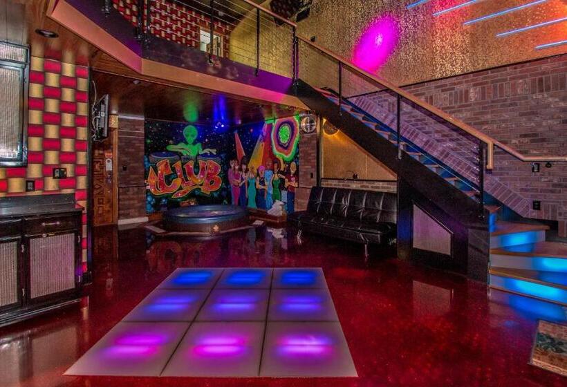 클럽 룸, Adventure Suites