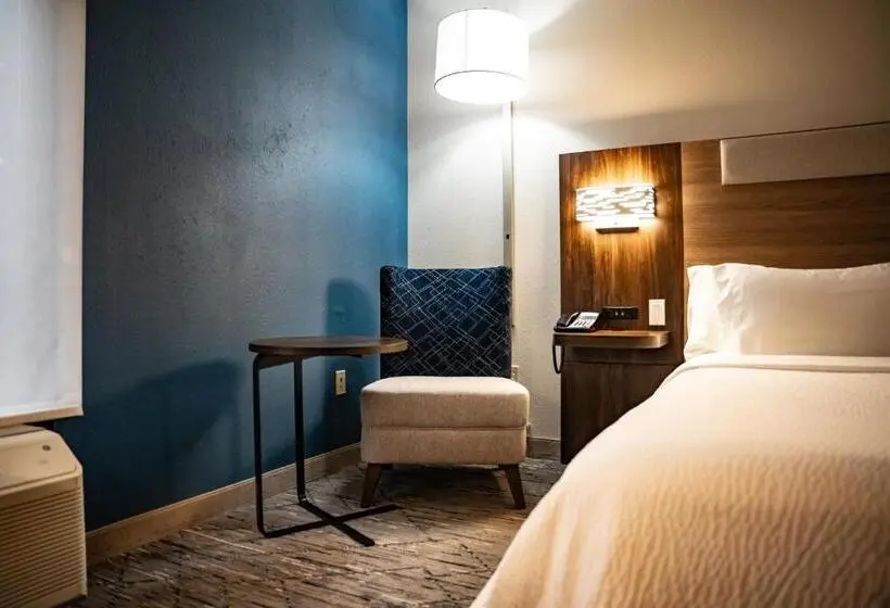 身障者適用キングサイズベッドルーム, Holiday Inn Express Hotel & Suites West Chester, An Ihg