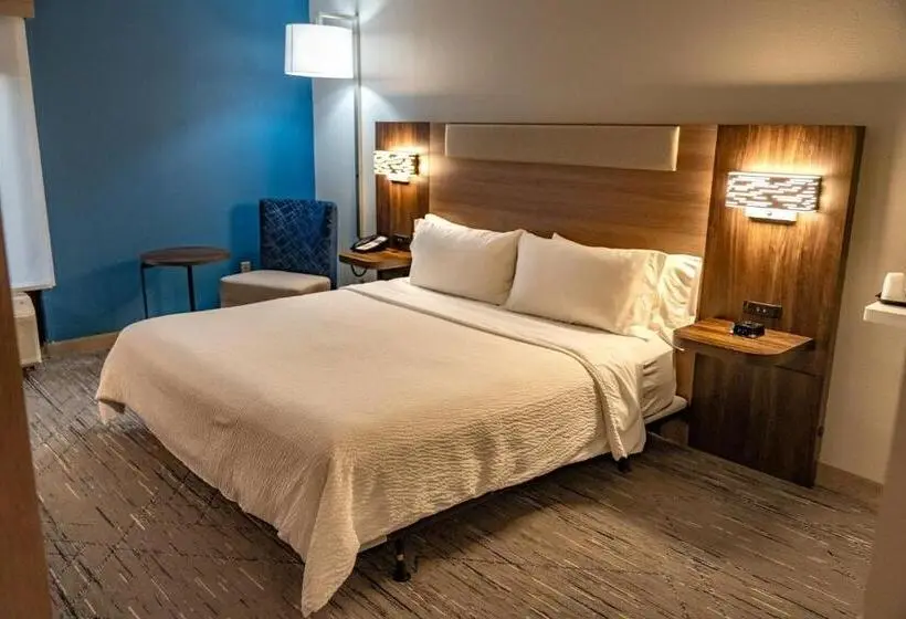 身障者適用キングサイズベッドルーム, Holiday Inn Express Hotel & Suites West Chester, An Ihg