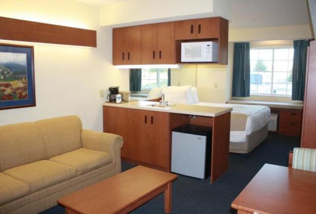 جناح, Rincon Inn And Suites