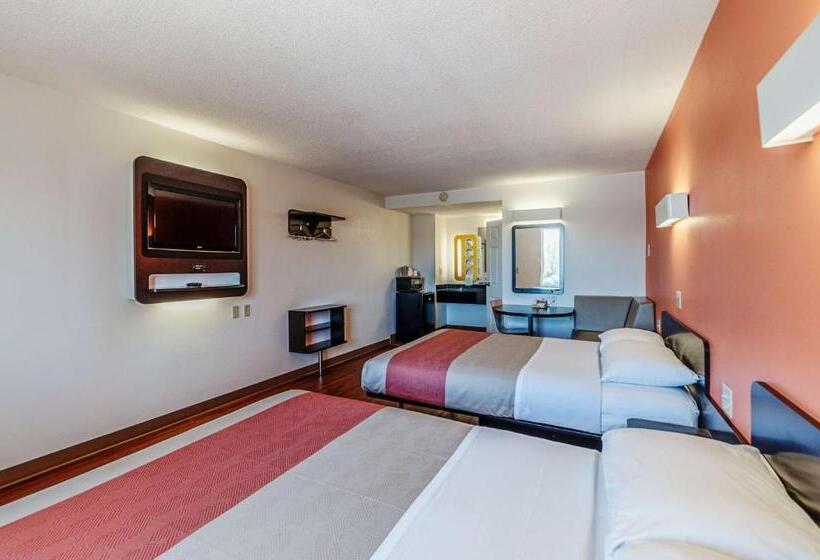 חדר סטנדרט מותאם לאדם עם מוגבלויות, Motel 6 Martinsburg, Wv