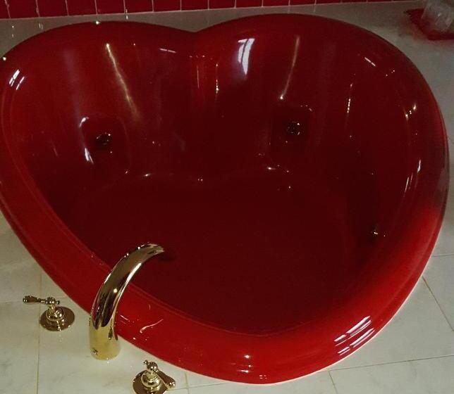 سوئیت با وان آب گرم, New Relax Inn Bridgeview