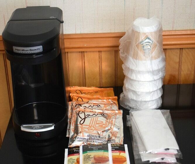 带2个双人床的标准工作室, Nordick's Inn