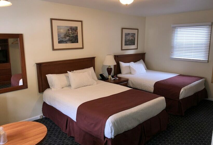 带2个双人床的标准工作室, Nordick's Inn