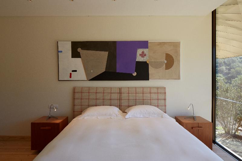 سوییت لوکس, Vik Chile