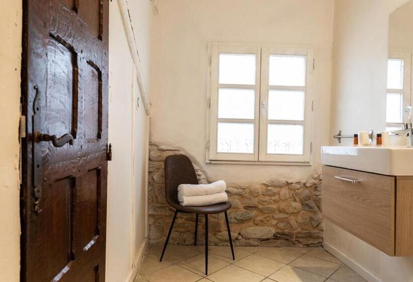 스탠다드 스튜디오, Lastiry