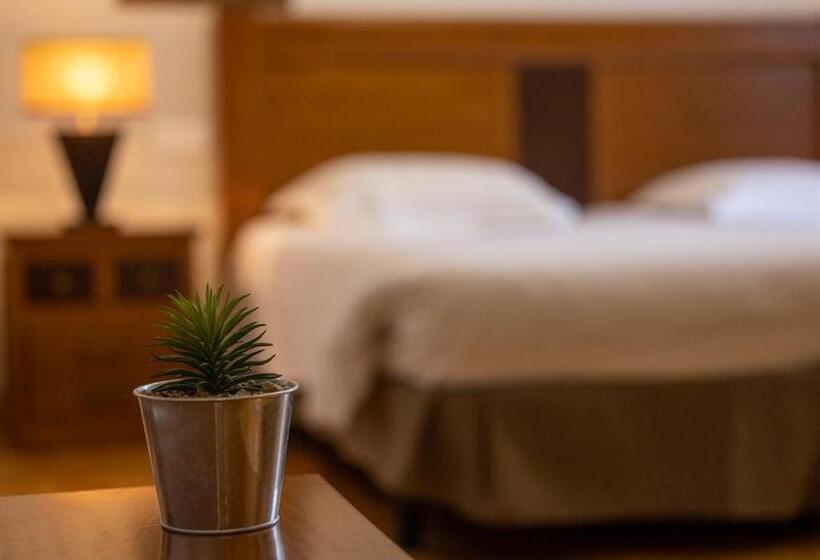 수피리어 룸, Lastiry