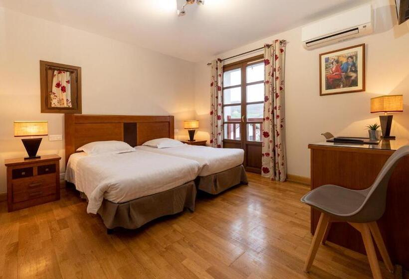 수피리어 룸, Lastiry