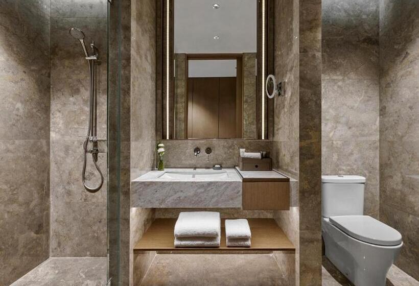 חדר דחוקס עם מיטת קינג, Pan Pacific Jakarta