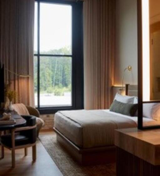 חדר סטנדרט, Rivet House