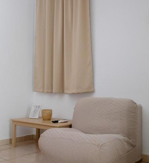 غرفة قياسية ثلاثية, Blue Marine Village