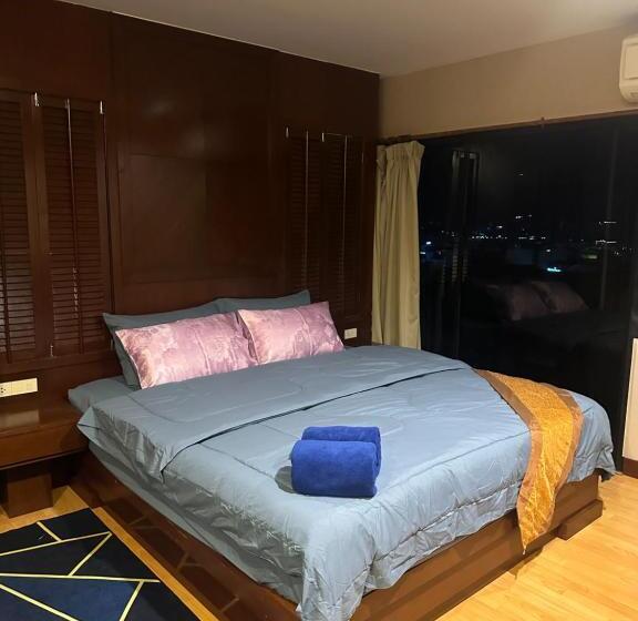1 Bedroom Apartment Mountain View, Patong Tower Apartments By Pm