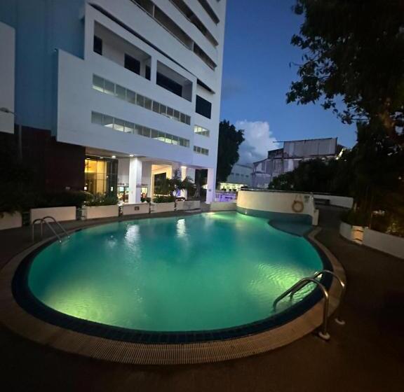 1 Bedroom Apartment Mountain View, Patong Tower Apartments By Pm