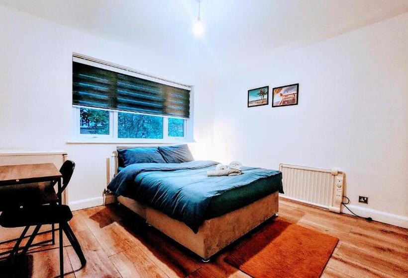 带共用浴室的标准房间, Clarkson S Db B