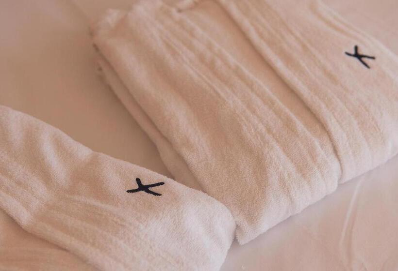 غرفة ديلوكس مطلّة علي البحر, Xeno Hotel Boutique