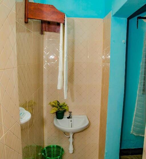 غرفة قياسية فردية, Travellers Home