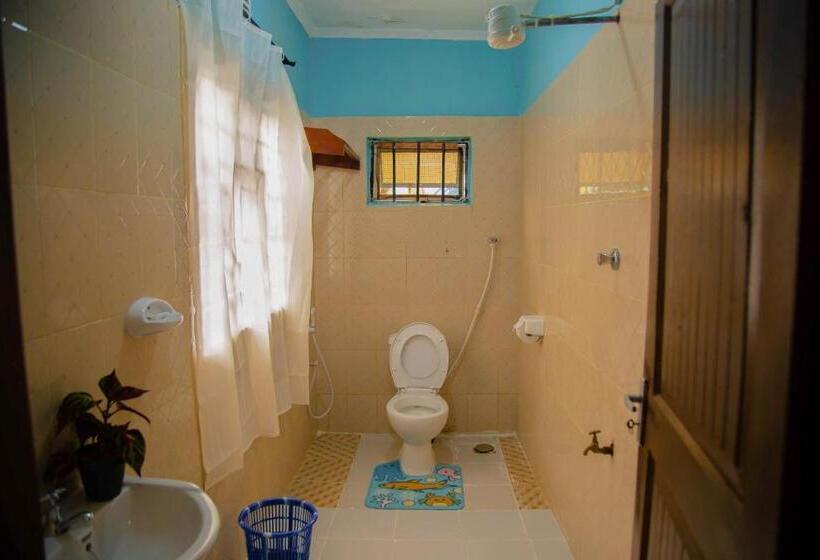 غرفة قياسية سرير كينج, Travellers Home