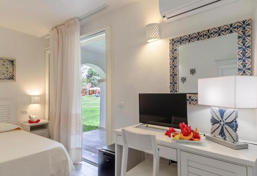 חדר דלוקס, Porto Pino Club