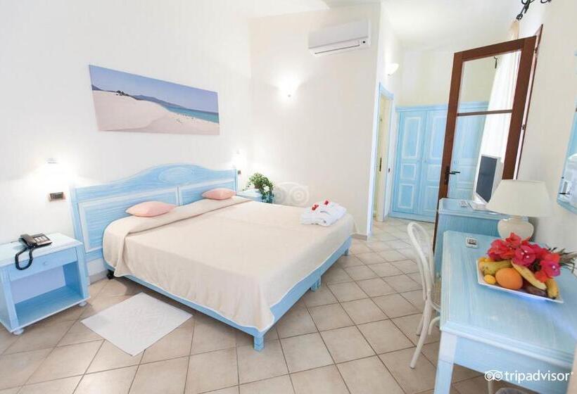 חדר סטנדרט לשלושה, Porto Pino Club