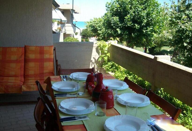 آپارتمان 1 خوابه با چشم‌انداز دریا, Trilocale In Residence Confinante Con La Spiaggia
