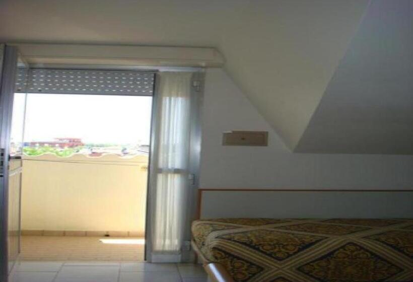 اتاق پنت هاوس, Adele