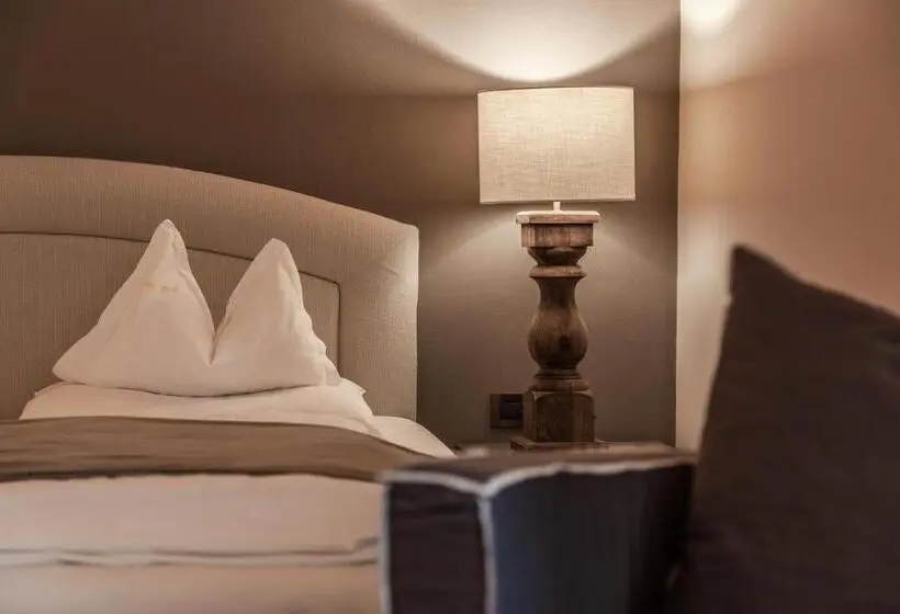Standard Kolmen Hengen Huone, Garni Villa Park