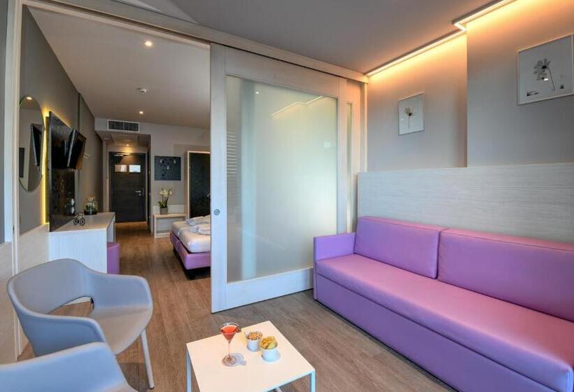 带河湖景观的轻年套房, La Fiorita