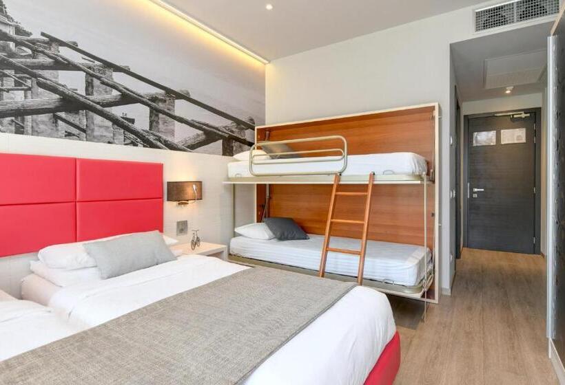 标准间带游泳池, La Fiorita