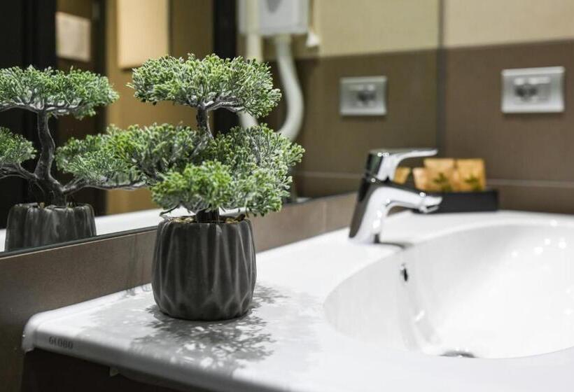 基本间, La Fiorita