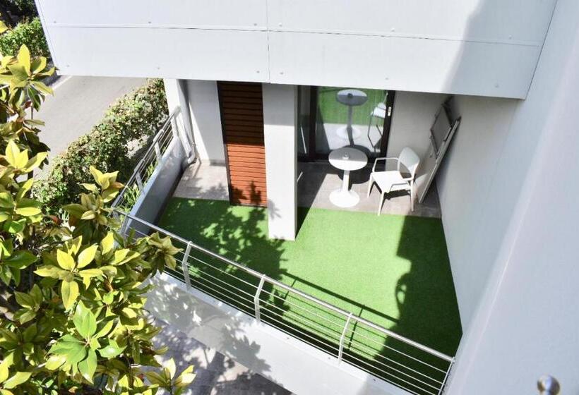 基本间, La Fiorita