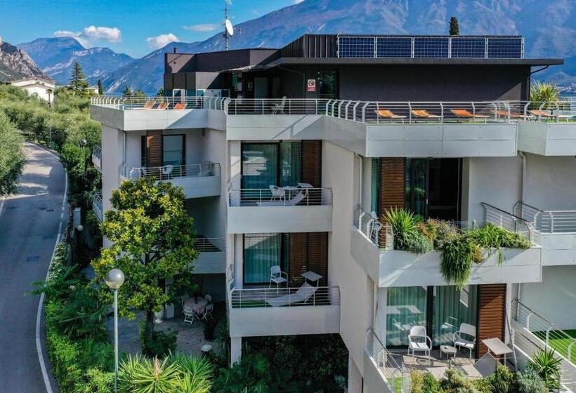 基本间, La Fiorita