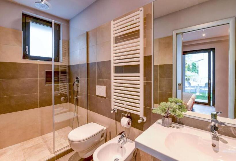 基本间, La Fiorita