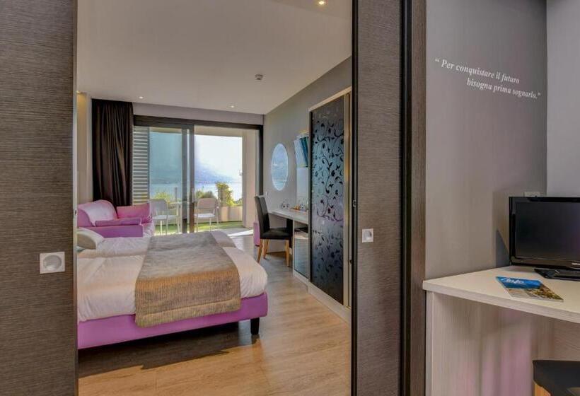 Suite with lake view, La Fiorita