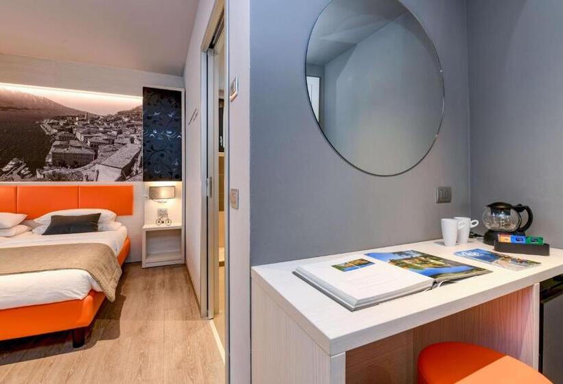 基本间, La Fiorita