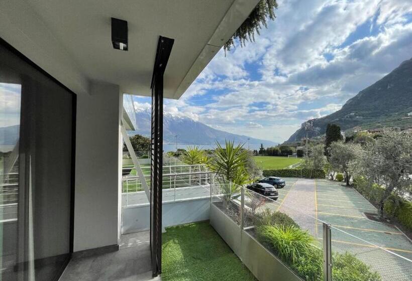 标准间带湖景, La Fiorita