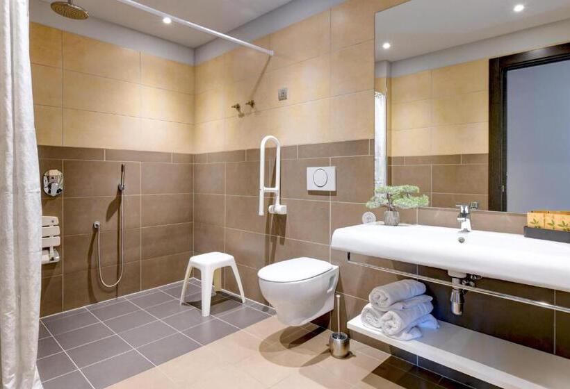 基本间, La Fiorita