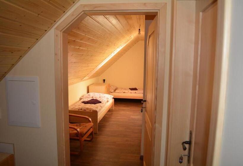 Четырехместный Номер Стандарт, Penzion Sklep Sv. Urbana