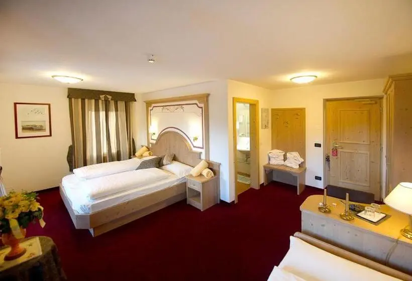 山の見えるスーペリアルーム, Family & Wellness Hotel Fontana