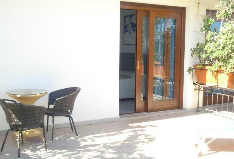 غرفة سوبيريور, Riviera