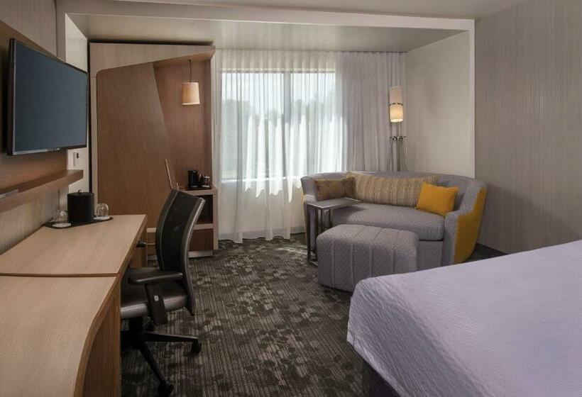 Стандартный Номер Кровать Кинг, Courtyard By Marriott Hershey Chocolate Avenue