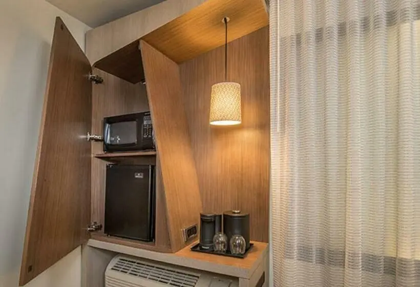 キングサイズベッドのスタンダードルーム, Courtyard By Marriott Hershey Chocolate Avenue