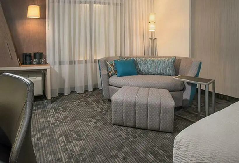 キングサイズベッドのスタンダードルーム, Courtyard By Marriott Hershey Chocolate Avenue