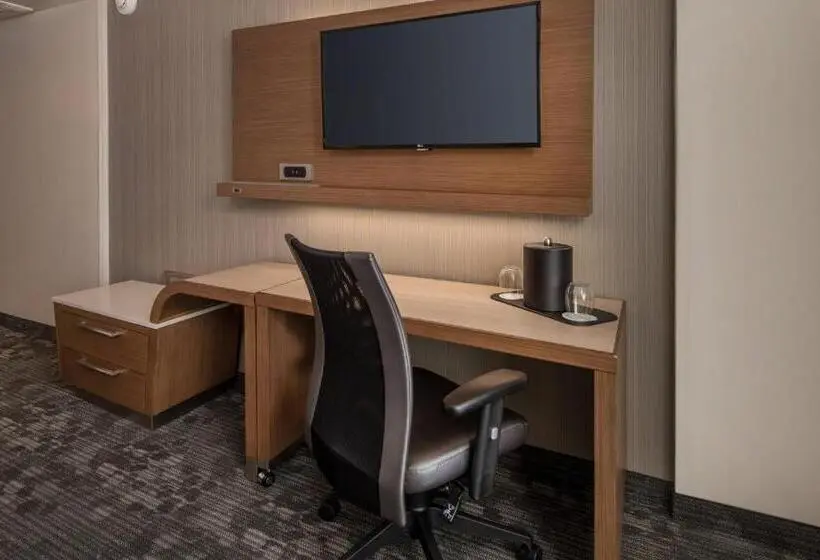 身障者適用スタンダードルーム, Courtyard By Marriott Hershey Chocolate Avenue
