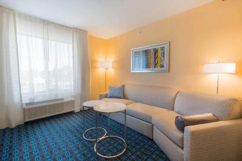 キングサイズベッドのスイートルーム, Fairfield Inn & Suites By Marriott Gaylord