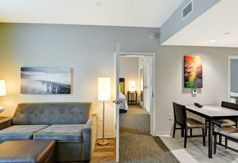 身障者適用キングサイズベッドルーム, Home2 Suites By Hilton Azusa