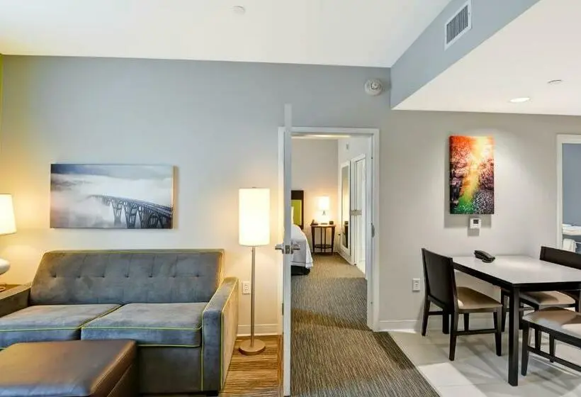 身障者適用キングサイズベッドルーム, Home2 Suites By Hilton Azusa