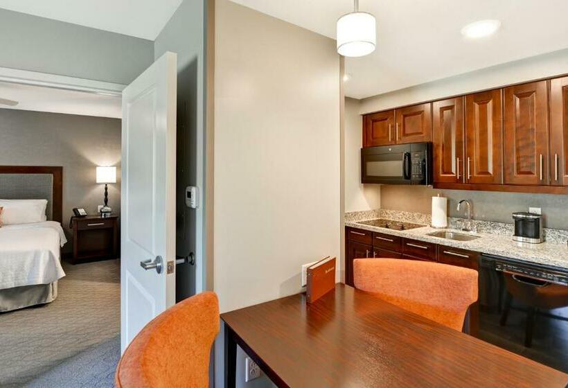 带大床的套房, Homewood Suites By Hilton New Hartford Utica