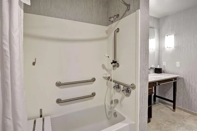 Sviitti Parveke, Homewood Suites By Hilton New Hartford Utica