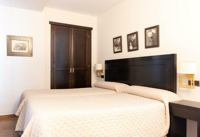 Номер Стандарт, Hostal Plaza