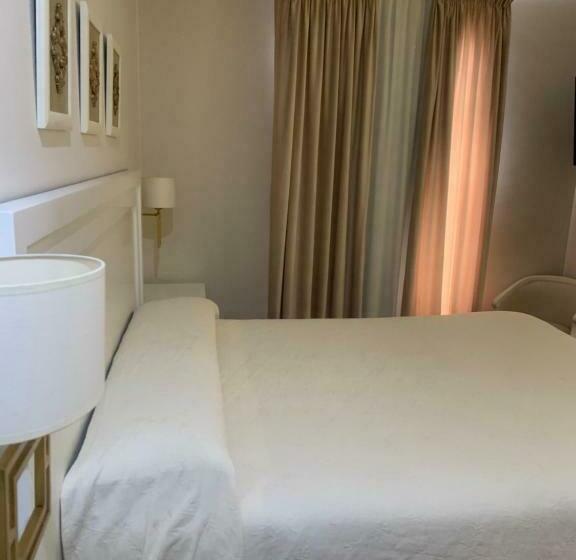 Номер Стандарт, Hostal Plaza